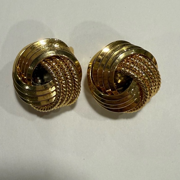 unbranded Jewelry - Vintage 1980s-1990s Gold-Tone Knot Clip-On Earrings